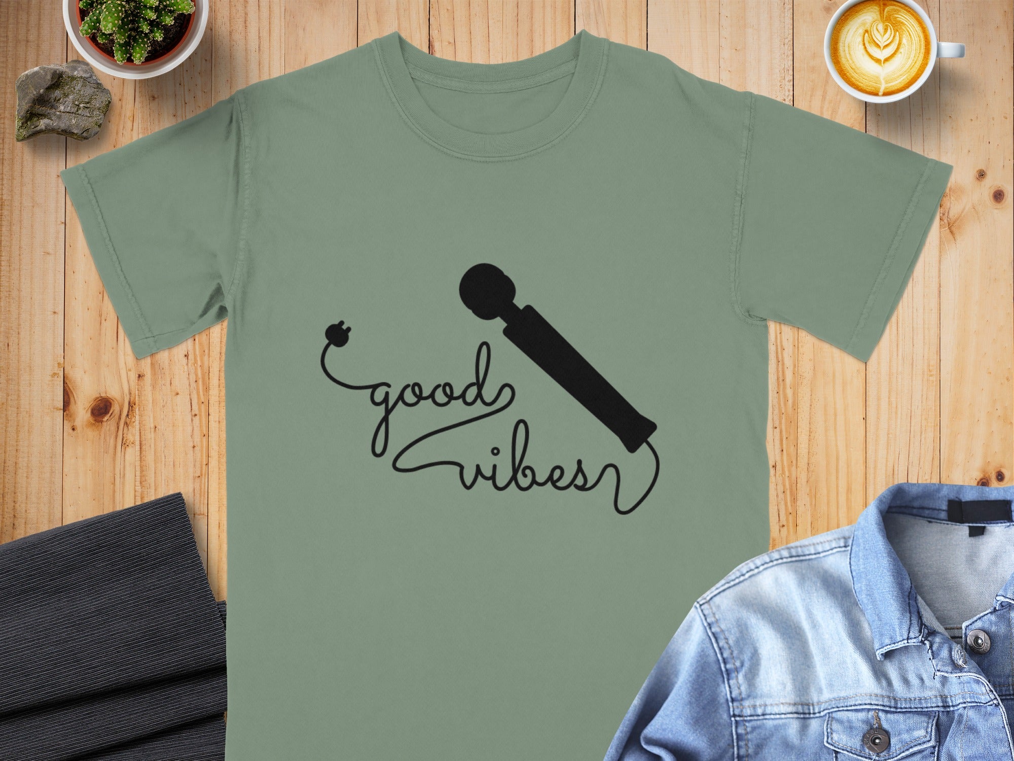 Good Vibes Microphone Design T-Shirt for Casual Wear