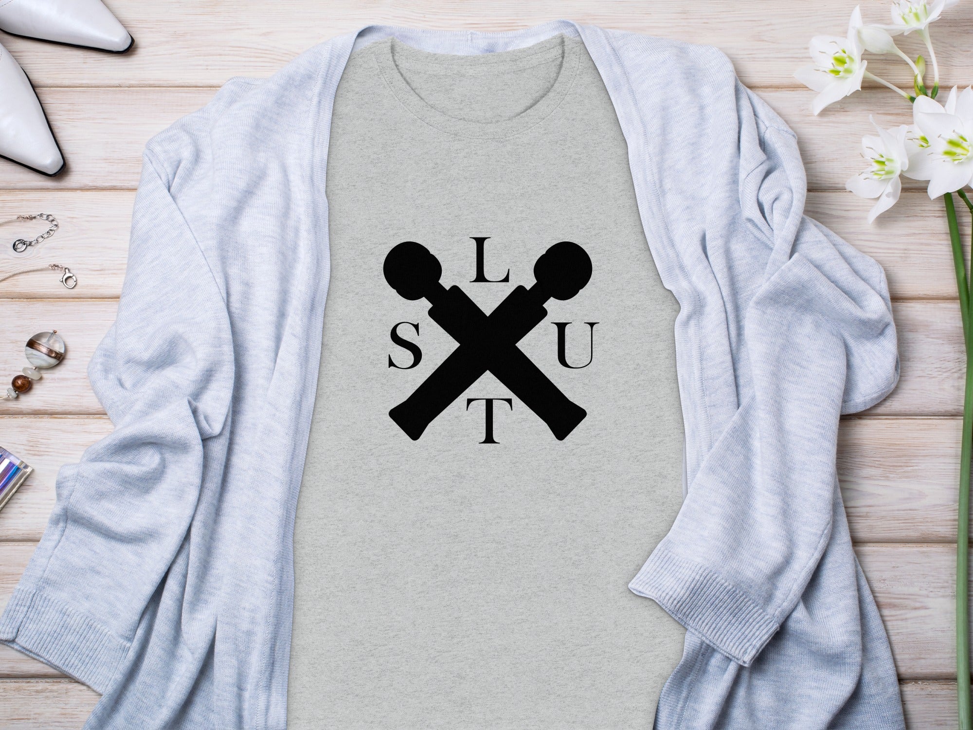 Stylish Graphic Tee with Crossed Microphones Design